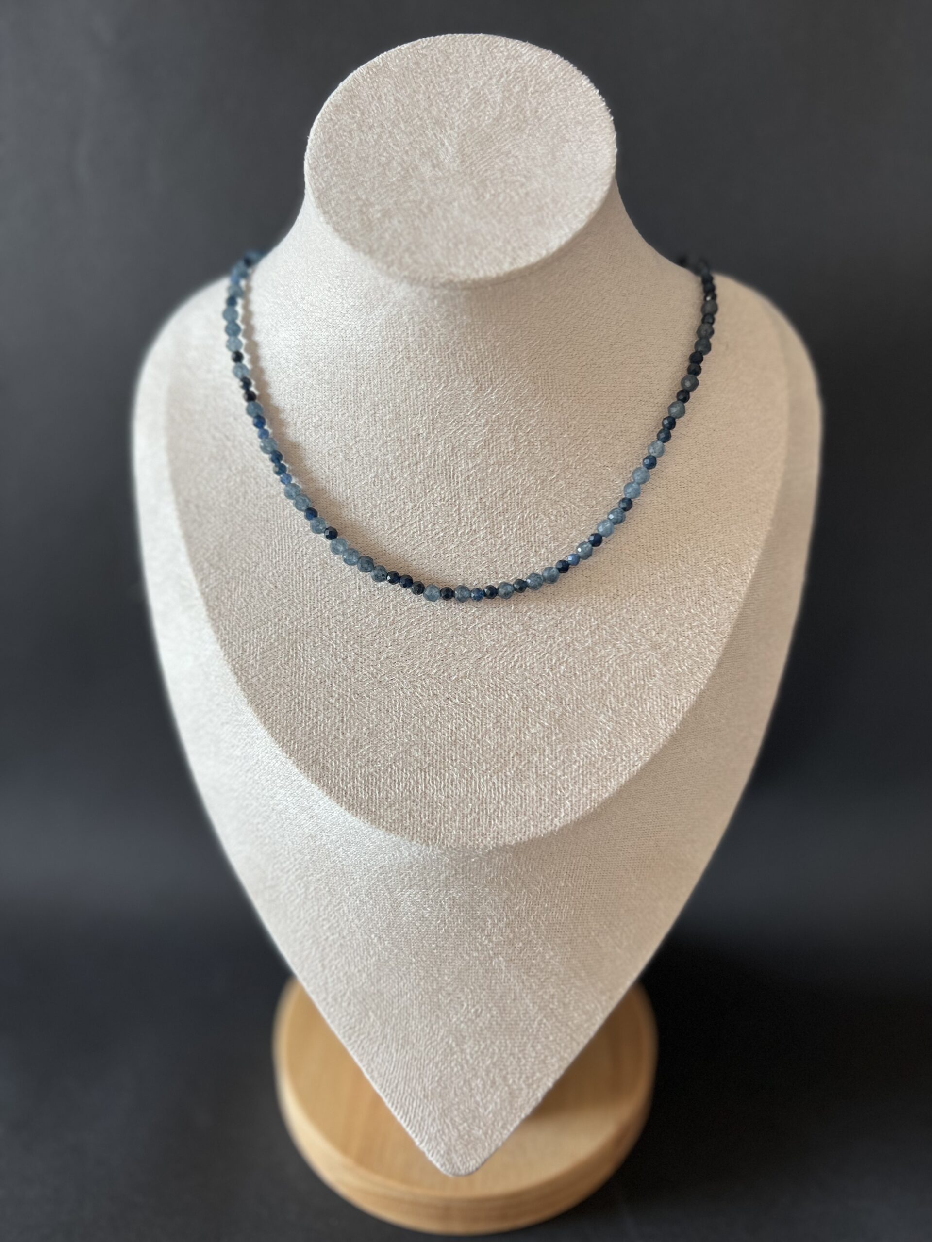 Choker Szafiry